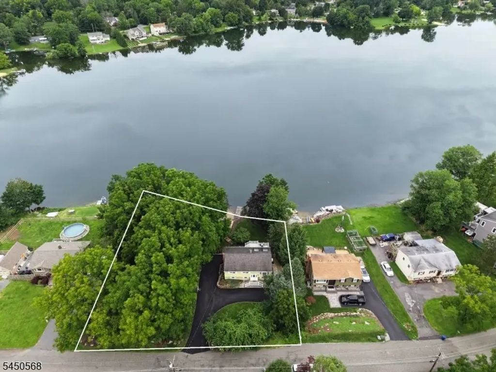 97 Shore Rd, Green Twp.