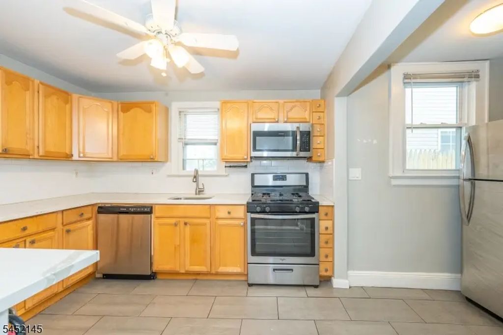 106 Broughton Ave, Bloomfield Twp.