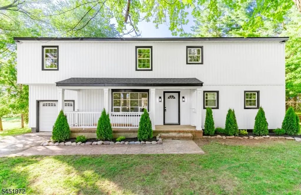 1379 Blair Ct, Bridgewater Twp.