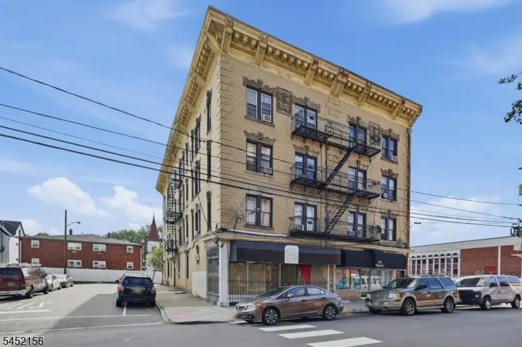 220 3rd St, Passaic City