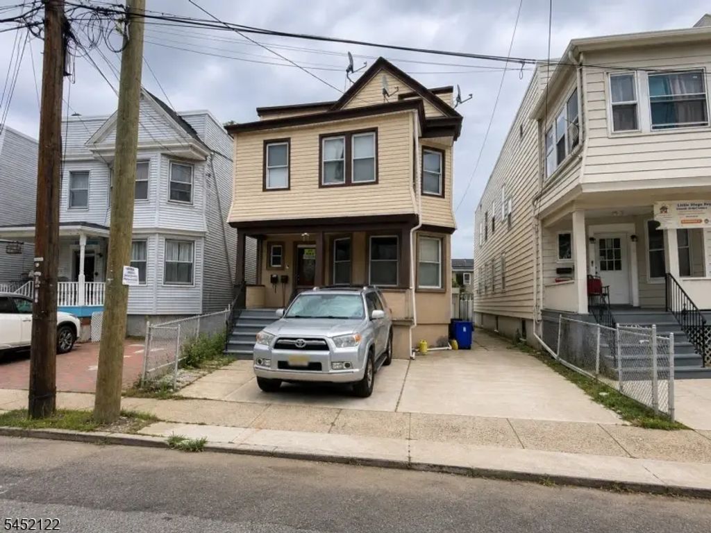 186 Oakwood Pl, City Of Orange Twp.
