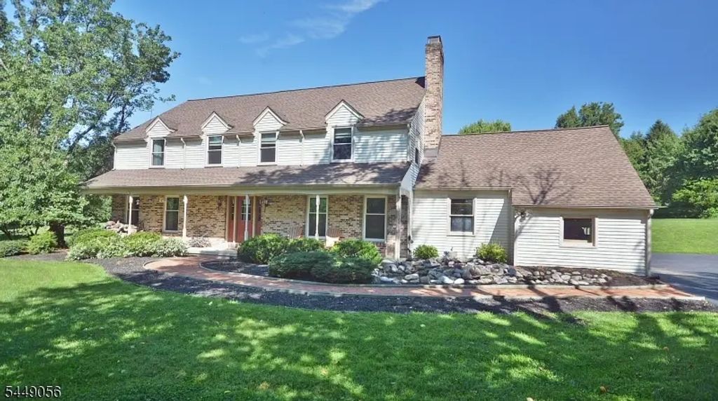 1 Chrystal Dr, Clinton Twp.