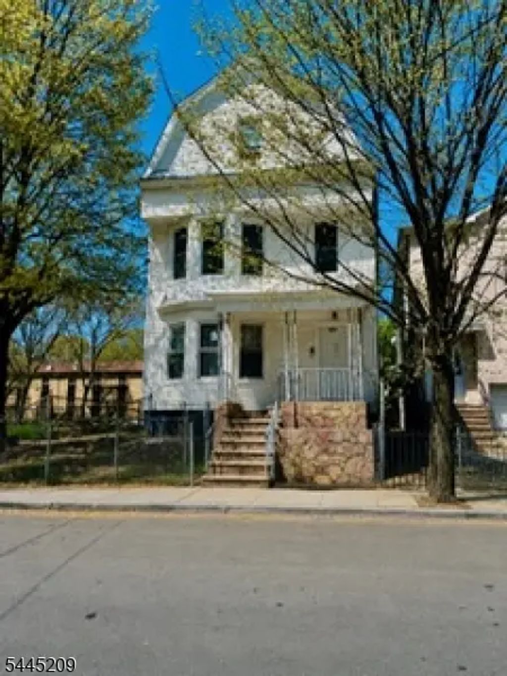 225 Chadwick Ave, Newark City