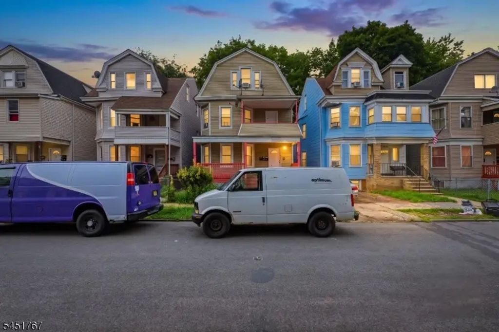 21 N 18th St, East Orange City