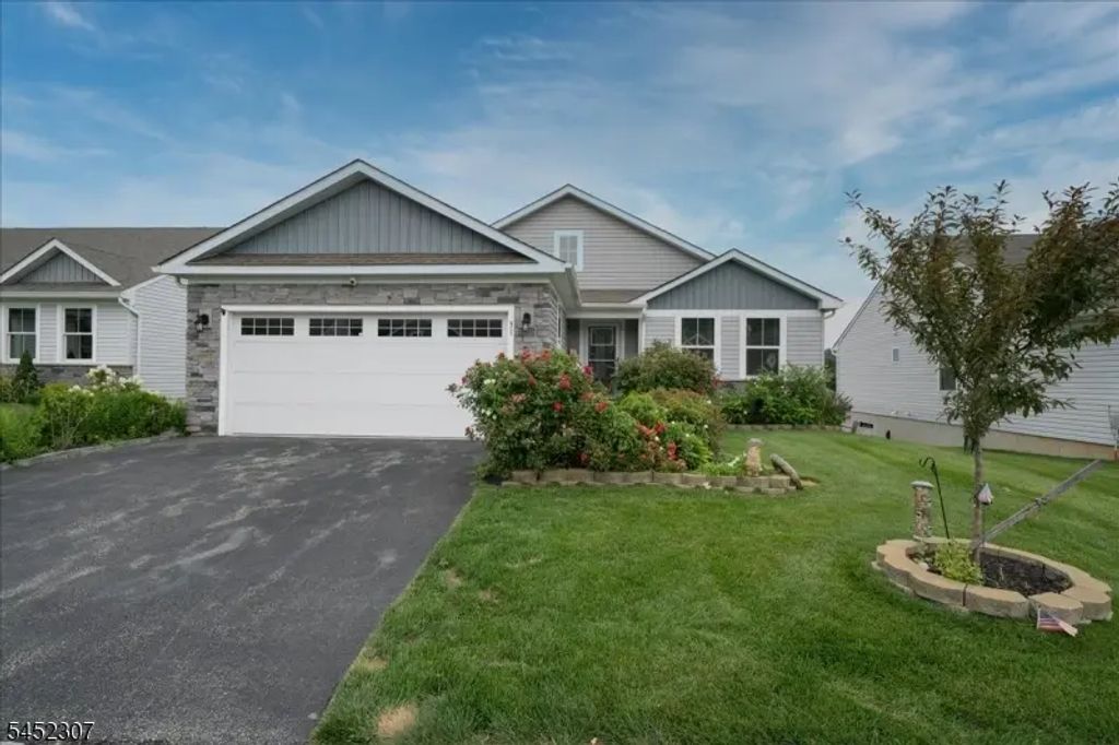 31 Lam Dr, Hardyston Twp.