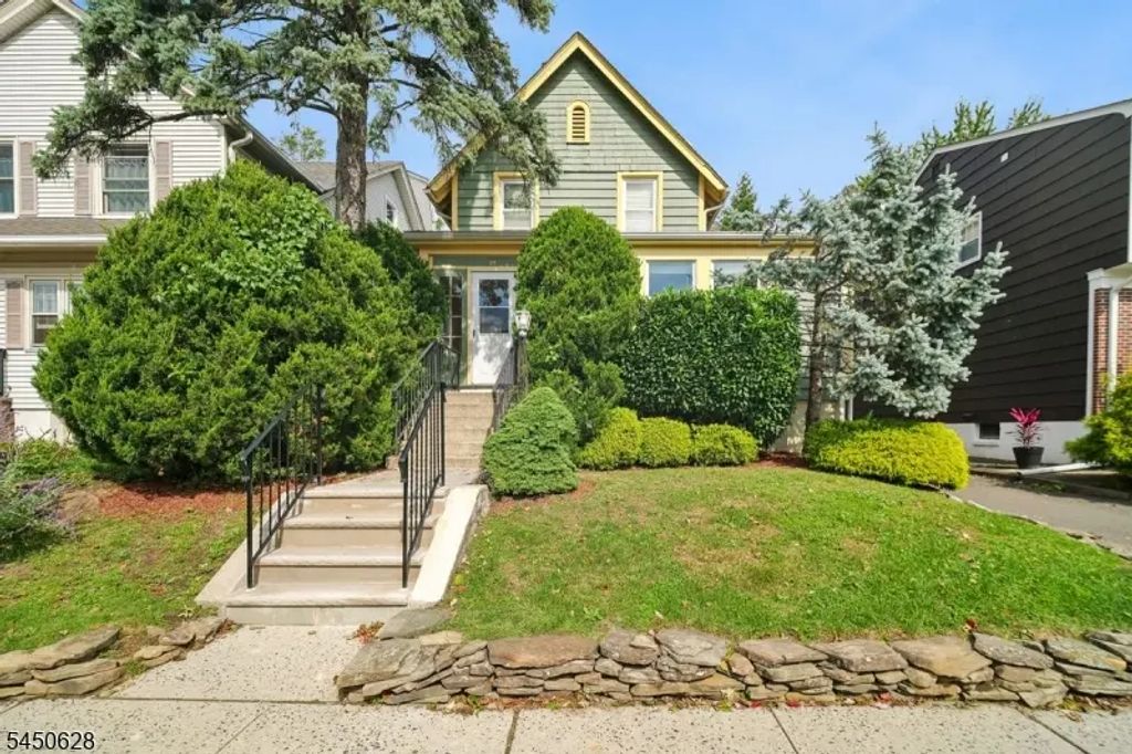 29 Brookfield Rd, Montclair Twp.