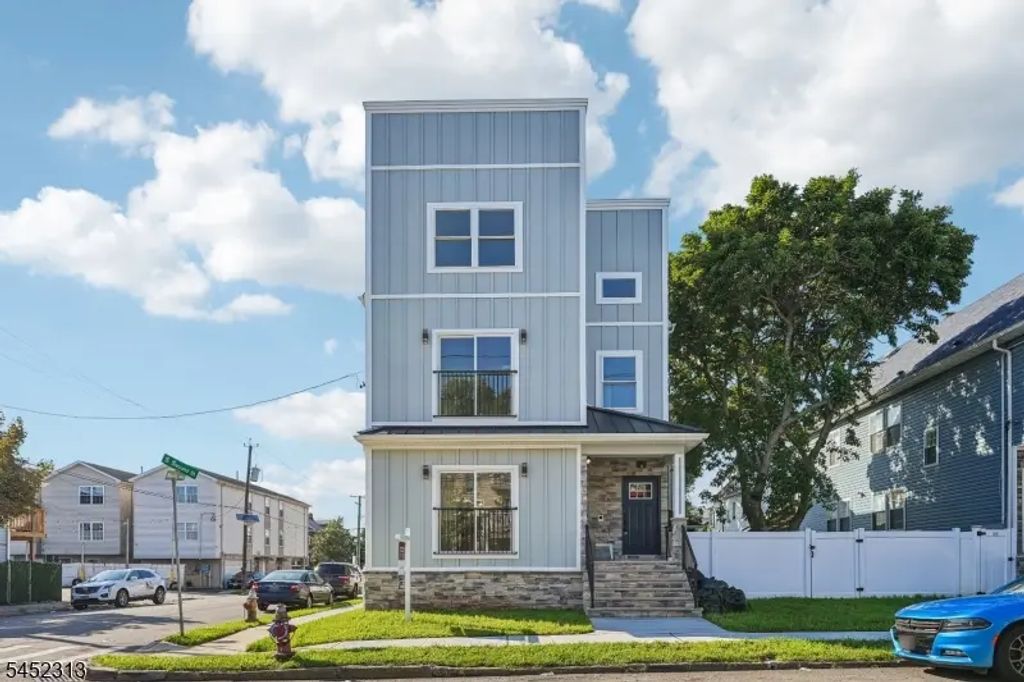 29-31 S 2nd St, Elizabeth City