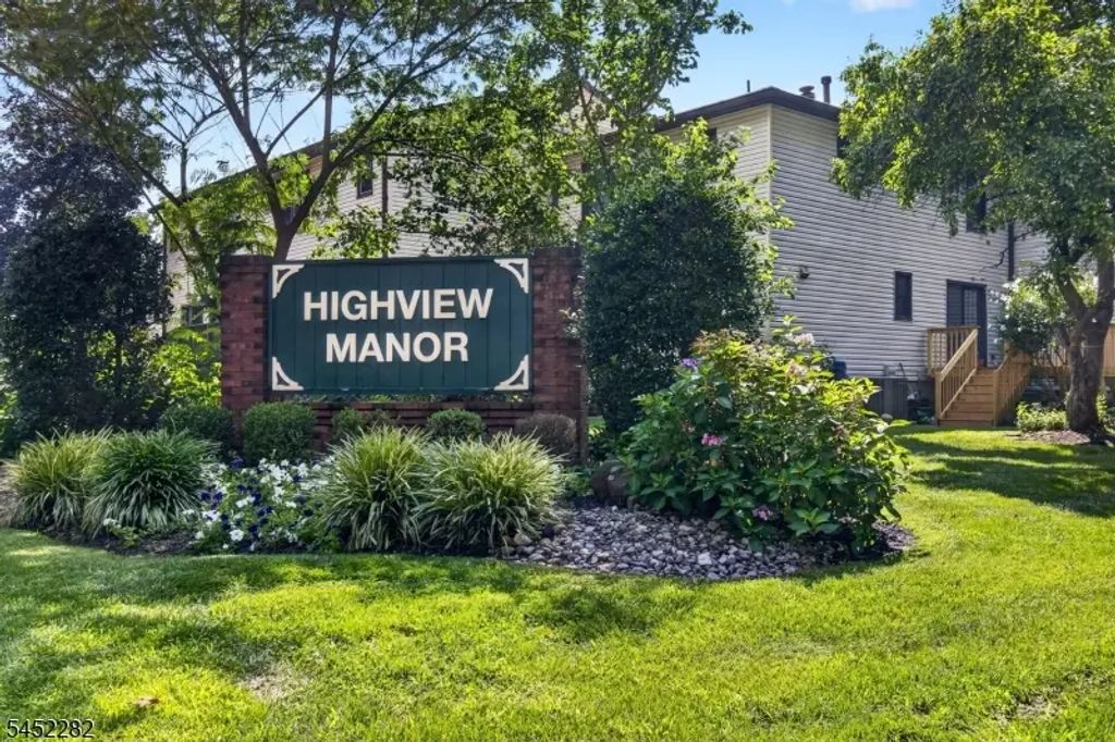 71 Highview Dr, Woodbridge Twp.