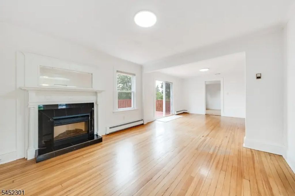 275 E Mt Pleasant Ave, Livingston Twp.