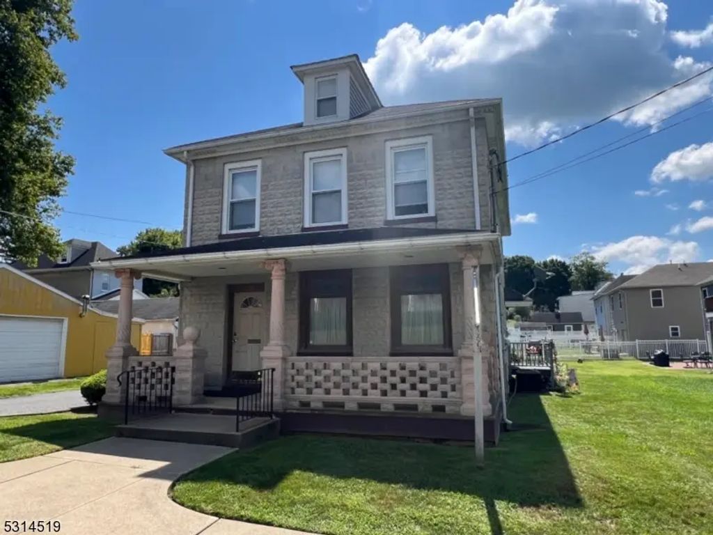 370 Pursel St, Phillipsburg Town