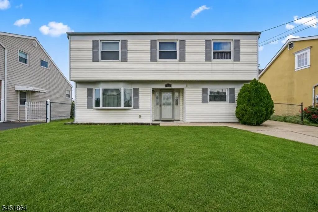 116 7th St, Woodbridge Twp.
