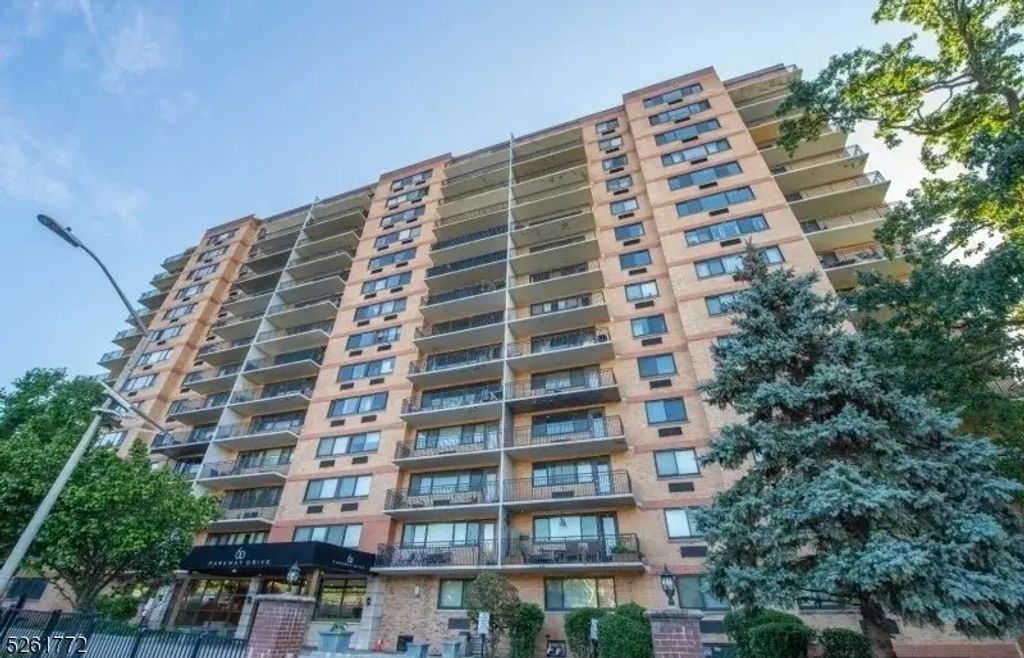 60 Parkway Dr, East Orange City