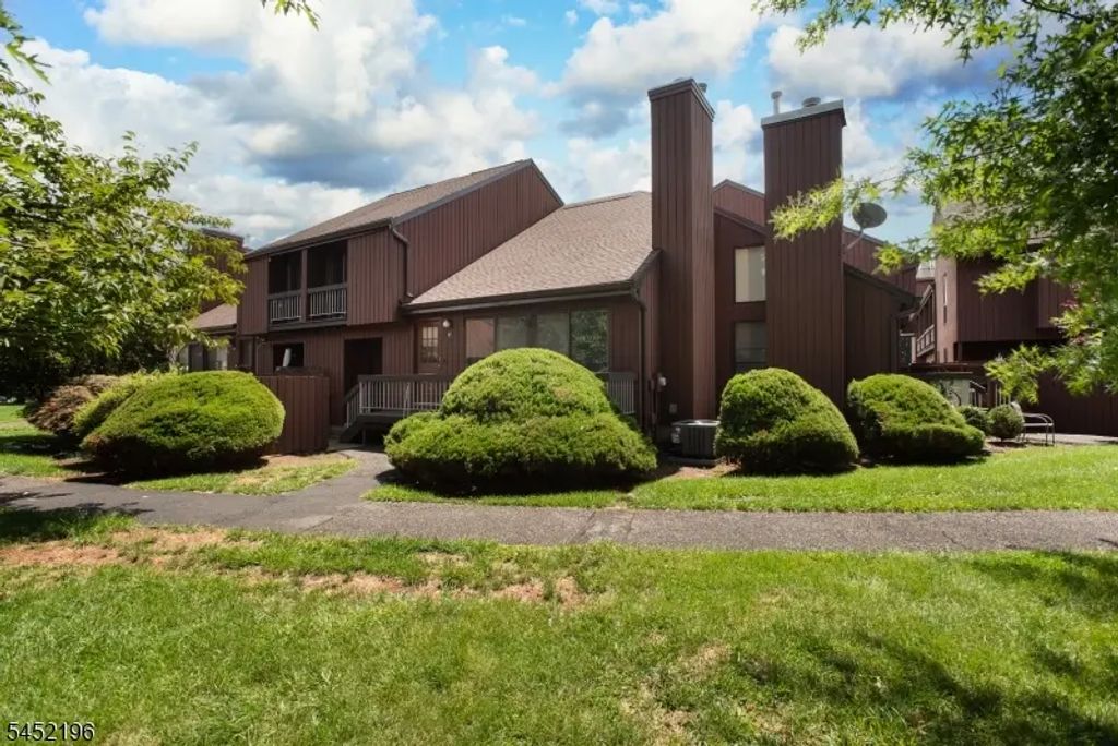 27 Bloomingdale Dr, Hillsborough Twp.
