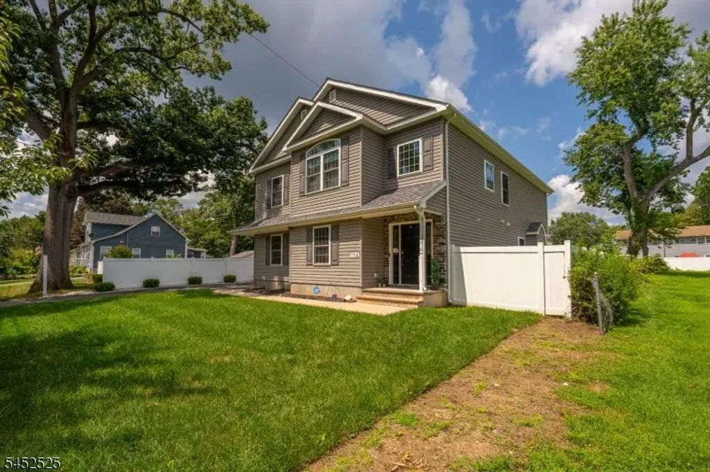 1718 W 4th St, Piscataway Twp.