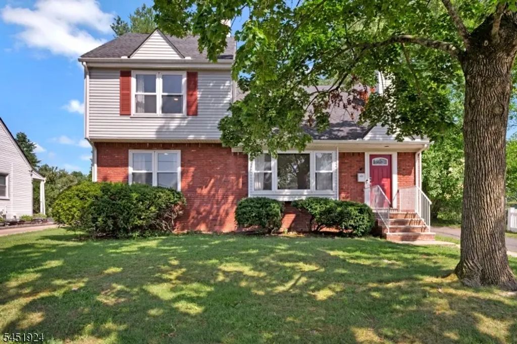 122 Mercer St, Somerville Boro