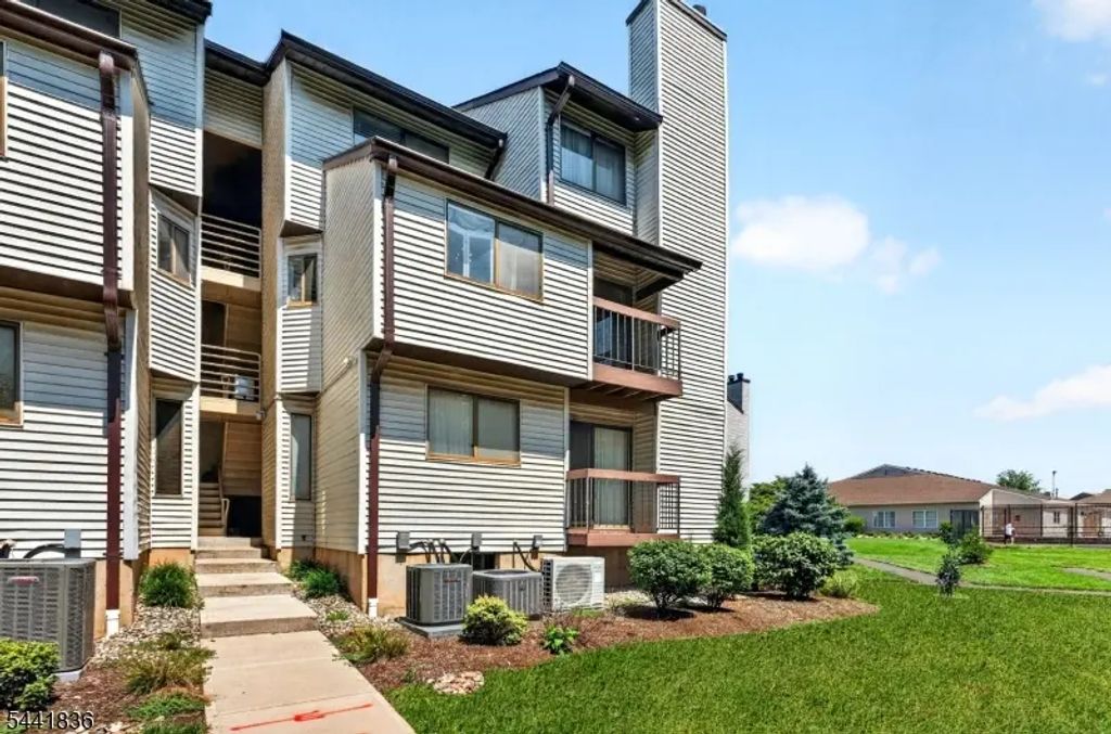 3411 Richmond  Ct, Hillsborough Twp.