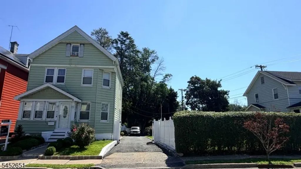 14 Dodd Ter, East Orange City