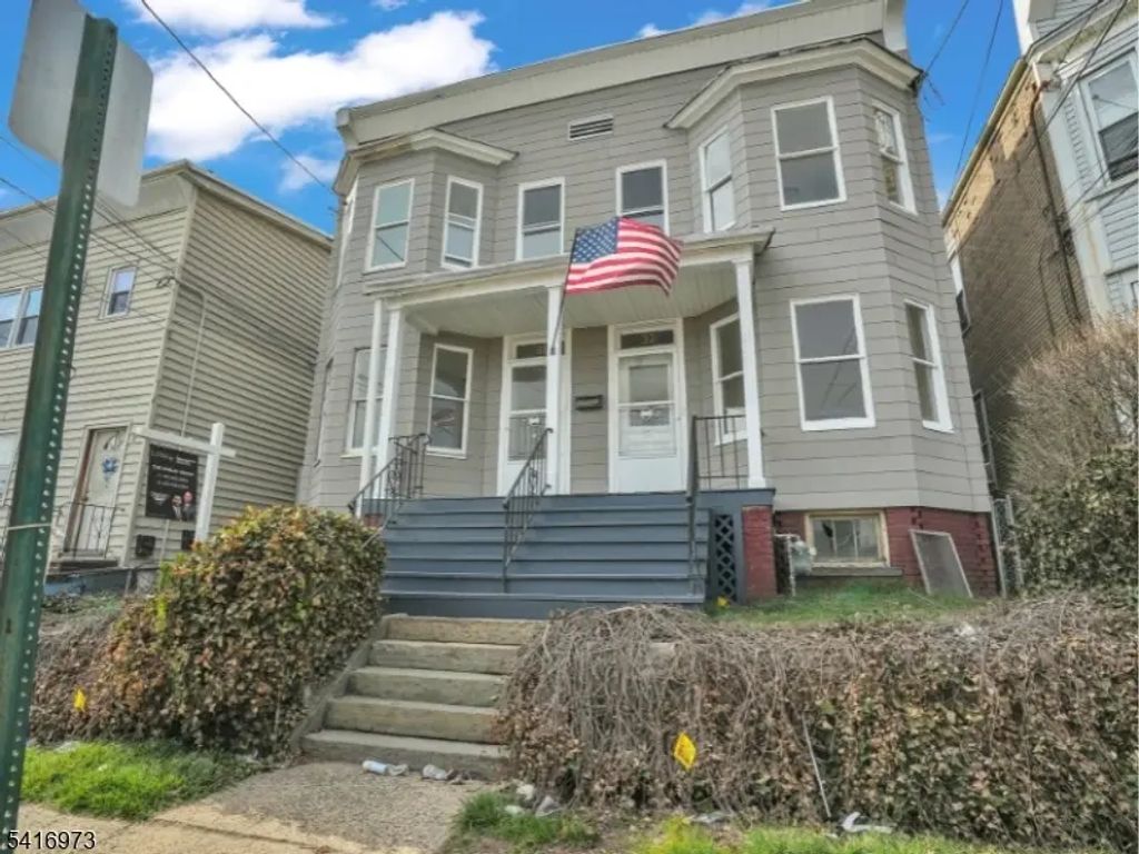 33-35 Delaware St, Elizabeth City