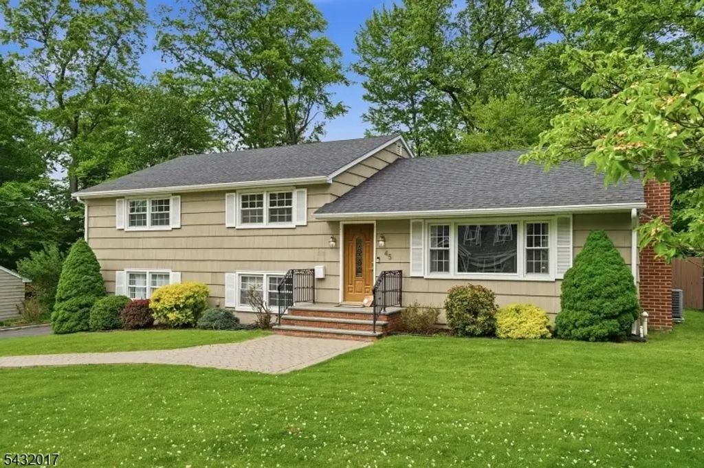 43 Oakland Ave, West Caldwell Twp.
