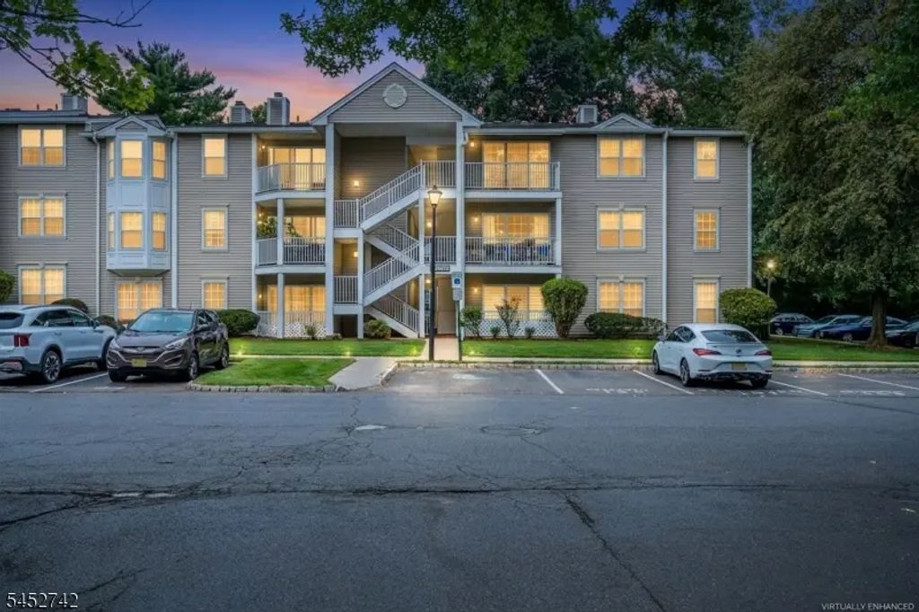85 Lindsey Ct, Franklin Twp.
