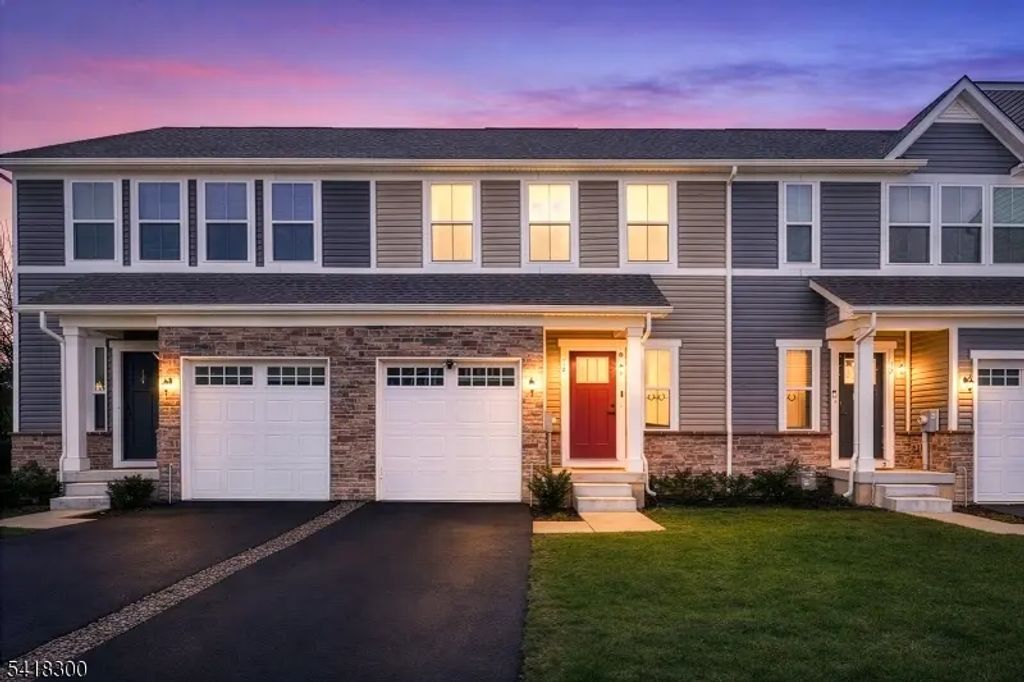 14 Pratt Ln, Lawrence Twp.