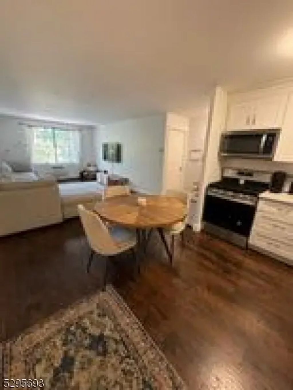 909 Thoreau Ct, Mahwah Twp.