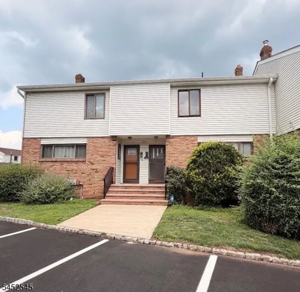 914b Merritt Dr, Hillsborough Twp.