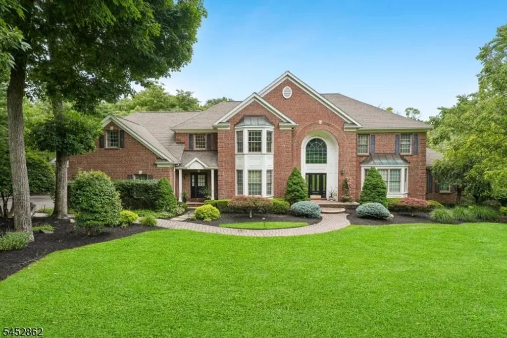 3 Forest Hill Dr, Sparta Twp.