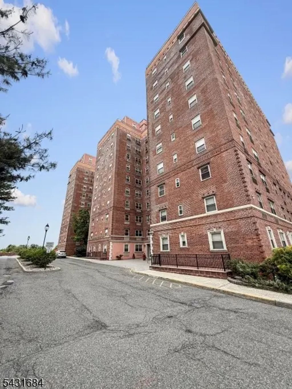 70 S Munn Ave, East Orange City