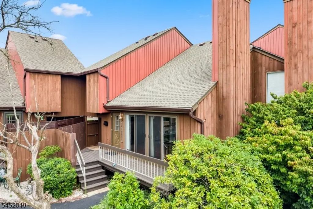 510 Auten Rd 3d, Hillsborough Twp.
