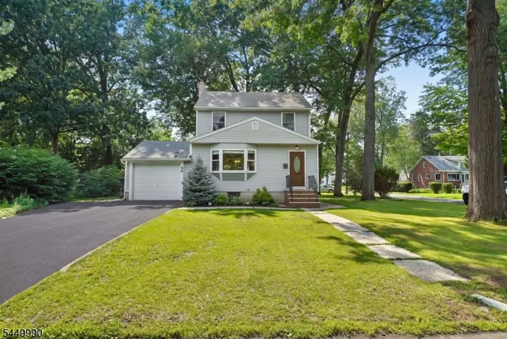 40 Carpenter Pl, Cranford Twp.