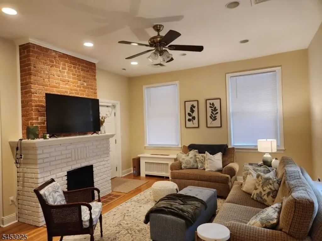 19 Western Ave, Morristown Town