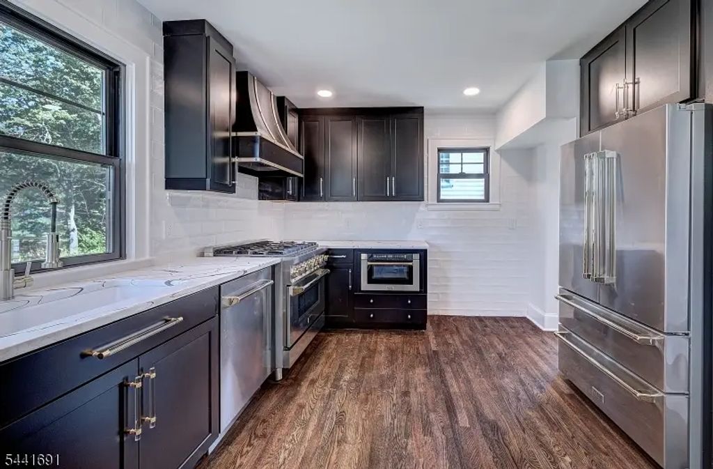 35 Sheridan Ave, West Orange Twp.