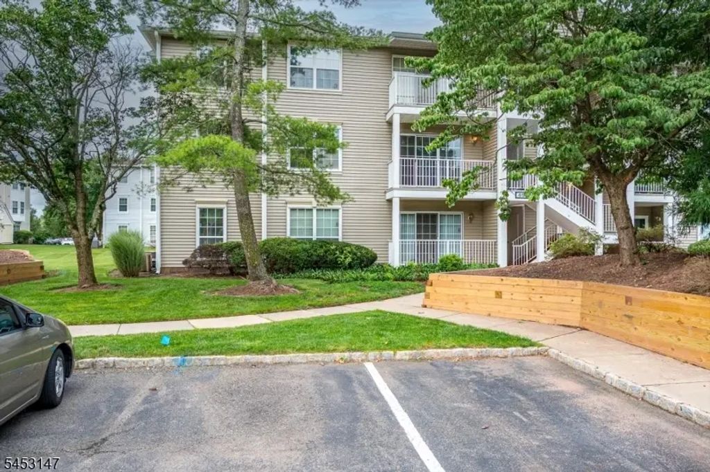 57 Lindsey Ct, Franklin Twp.