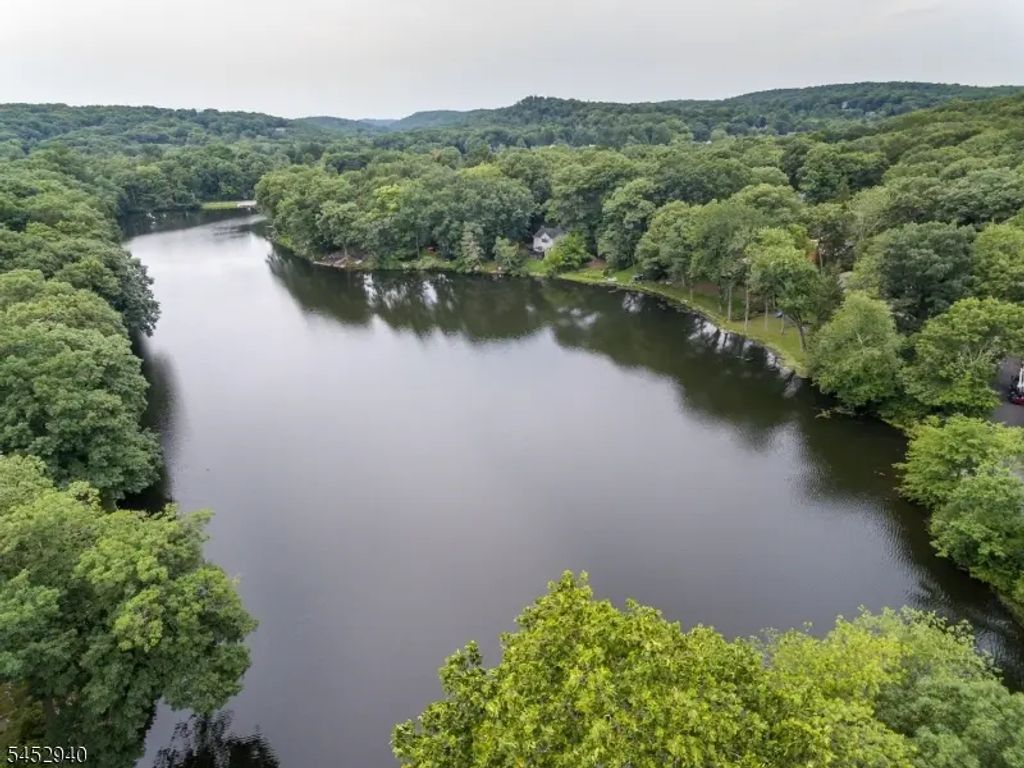 23 Cabot Ln, Kinnelon Boro