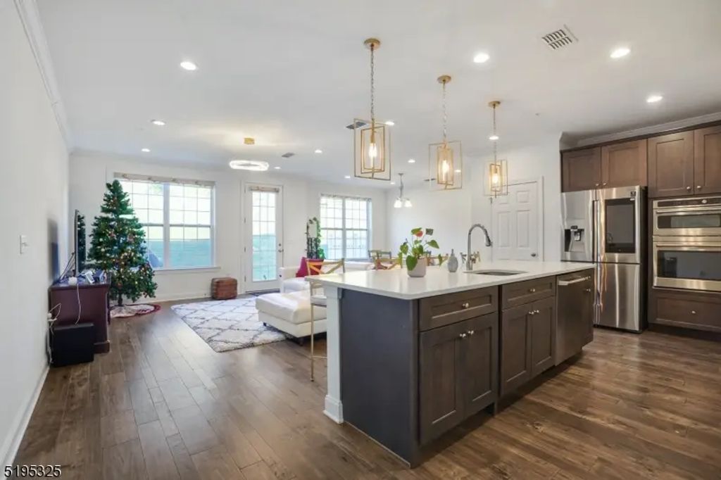 88 Aspen Dr, Cedar Grove Twp.
