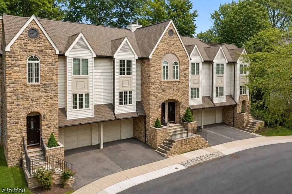 15 Starling Way, Berkeley Heights Twp.