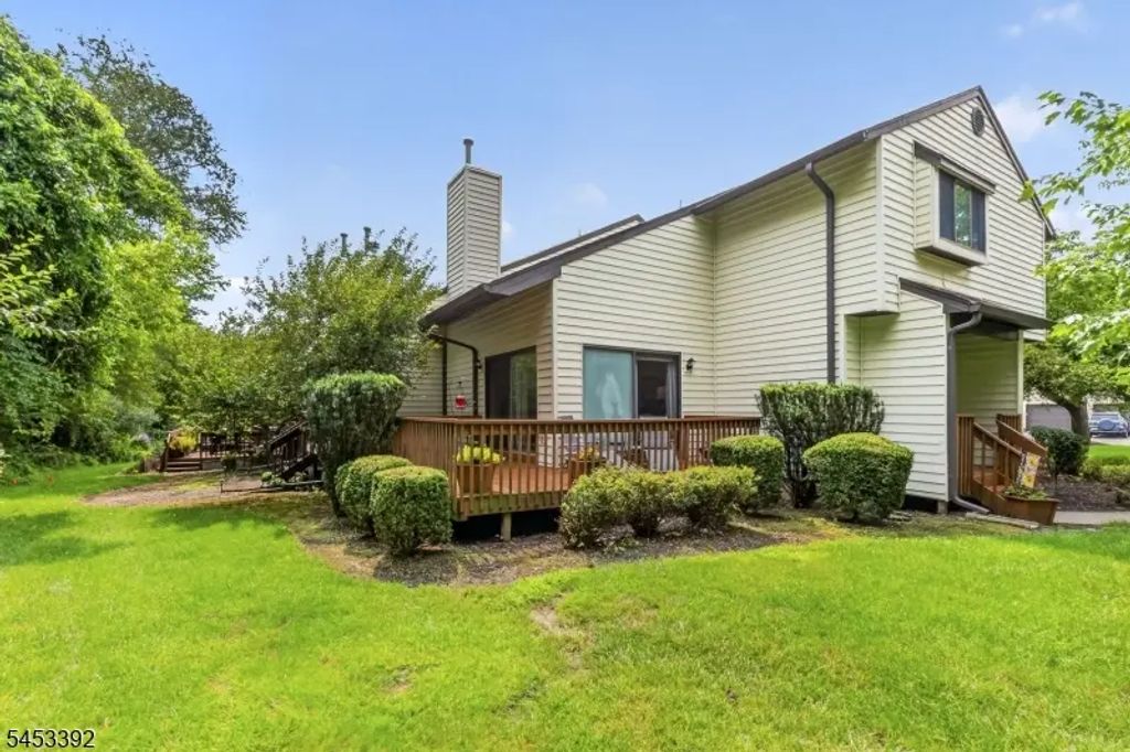 2 Eagle Dr, Hampton Twp.