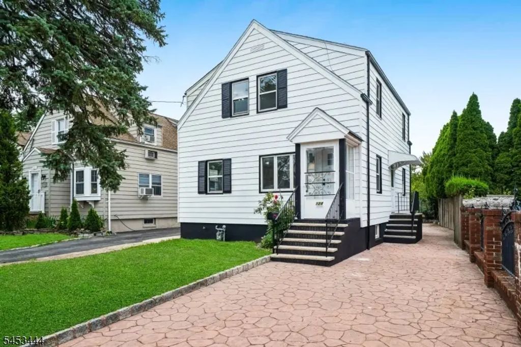 124 Woodruff Pl, Hillside Twp.