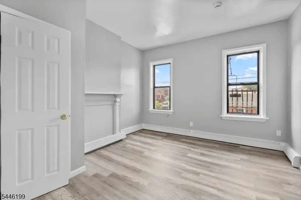 9 Monroe St, Passaic City