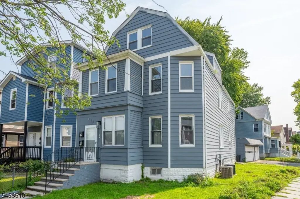 484 Prospect St, East Orange City