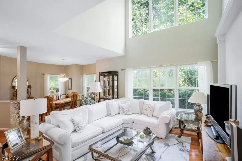 1308 Grandview Ct, Hanover Twp.