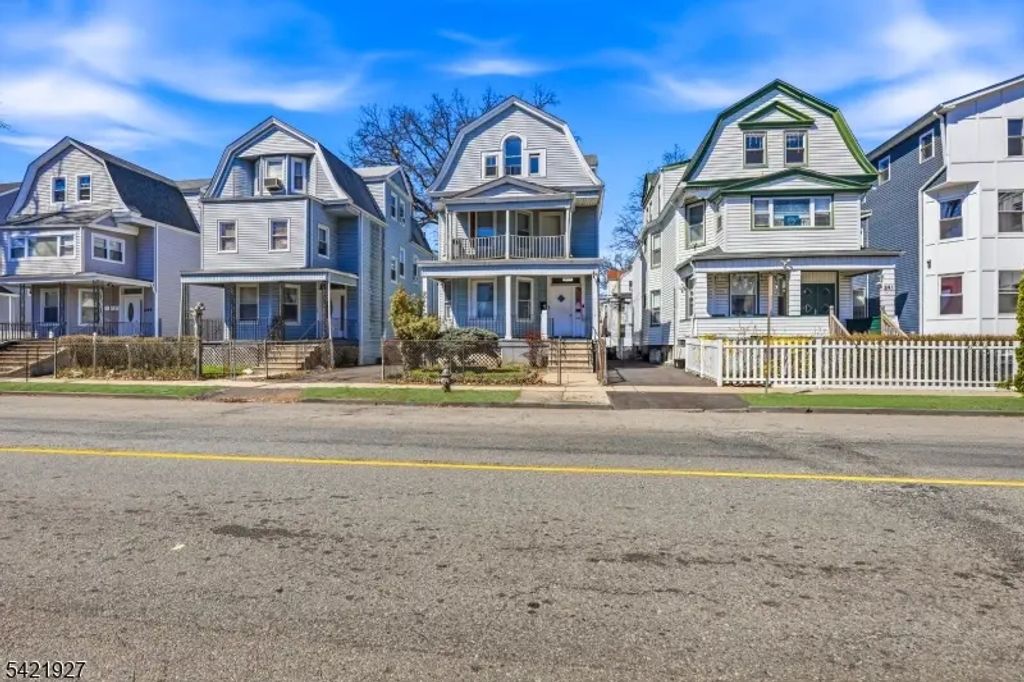 243 S Clinton St, East Orange City