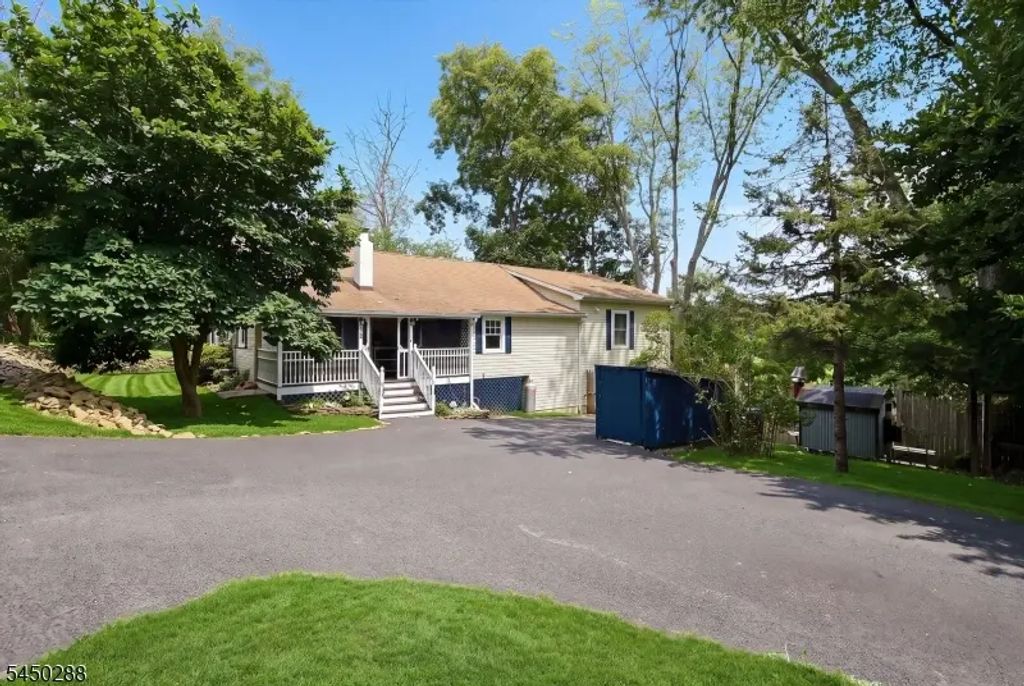 247 Musconetcong River Rd, Lebanon Twp.
