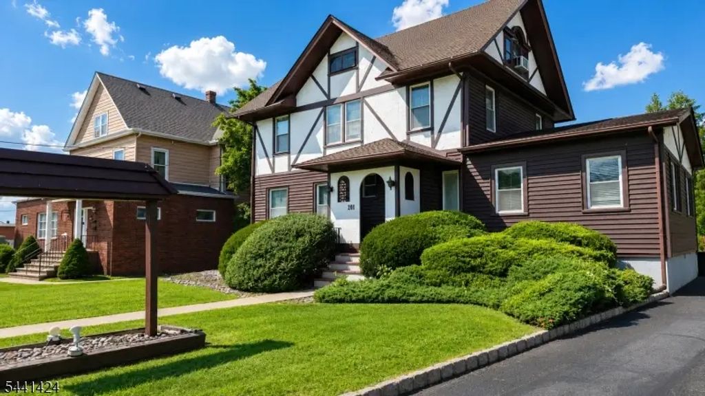281 E Main St, Somerville Boro
