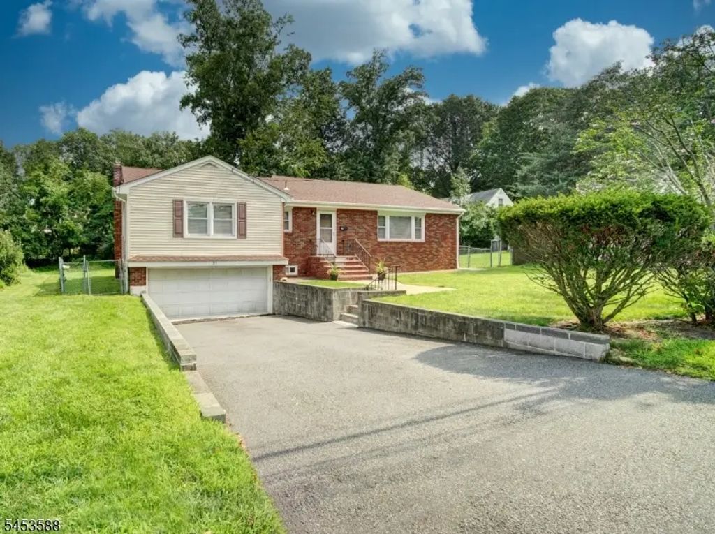 25 Woodland Ave, West Orange Twp.
