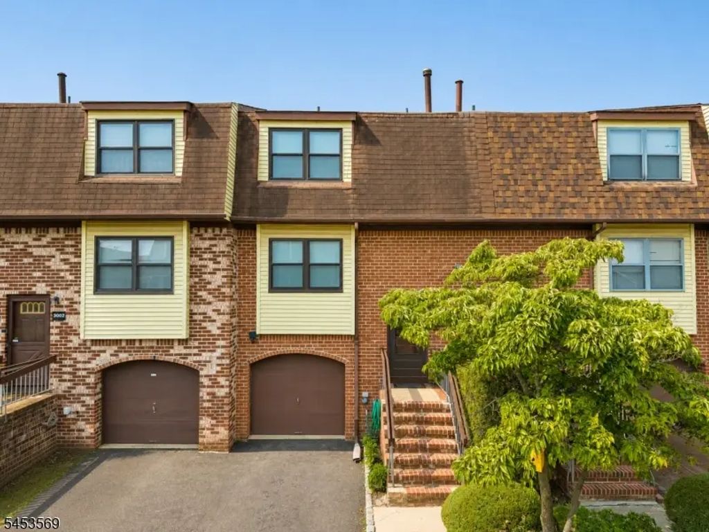 3003 North Oaks Boulevard, North Brunswick Twp.