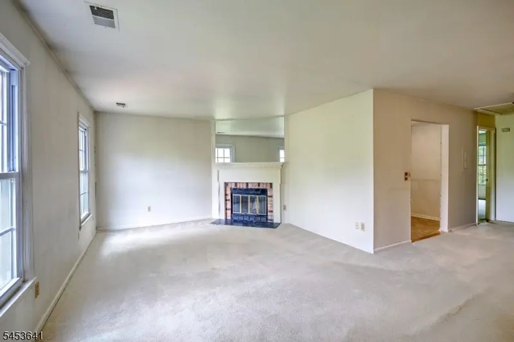 89 Jamestown Rd, Bernards Twp.