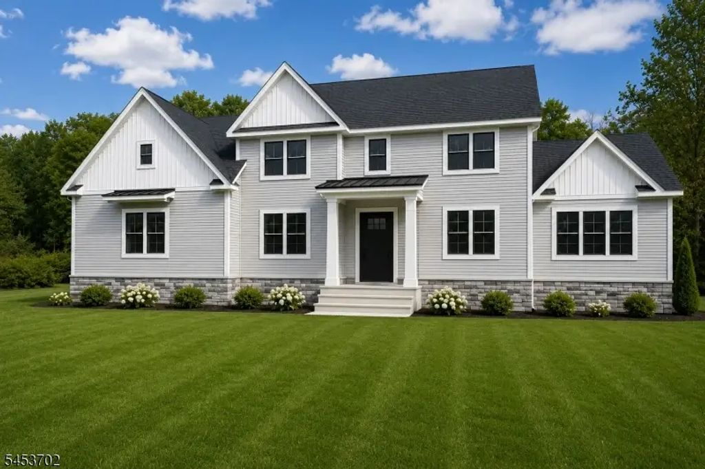 6 Highland Meadows Road, Pohatcong Twp.