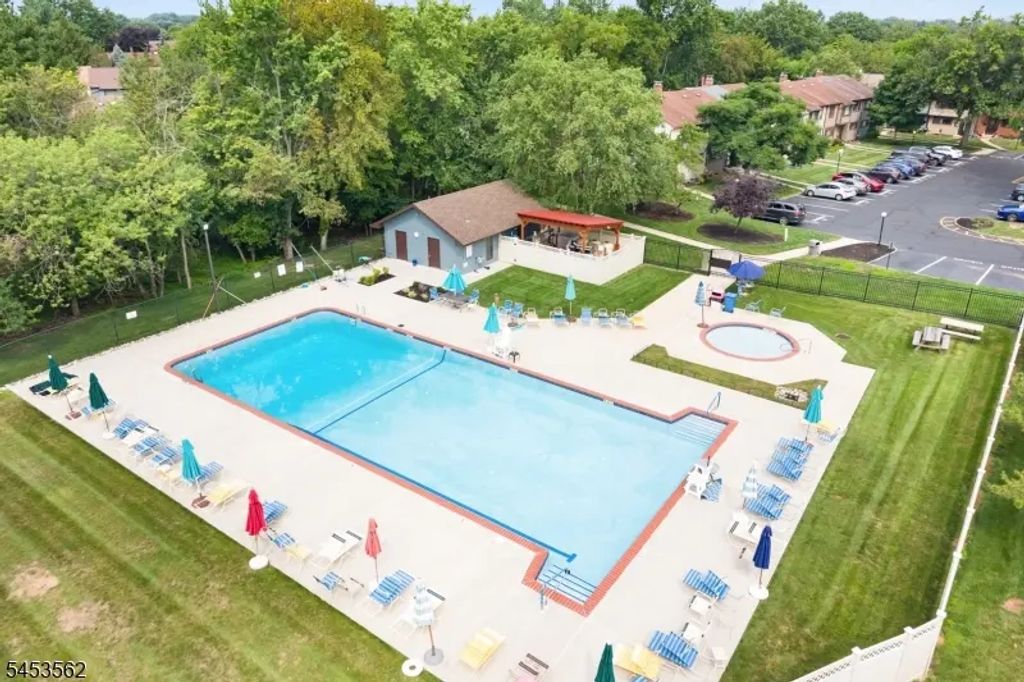 489 Brookside Ln, Hillsborough Twp.